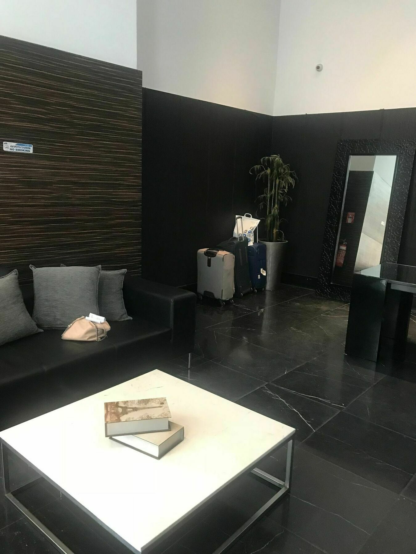 Finikoudes Luxury Apartments Ларнака Екстер'єр фото