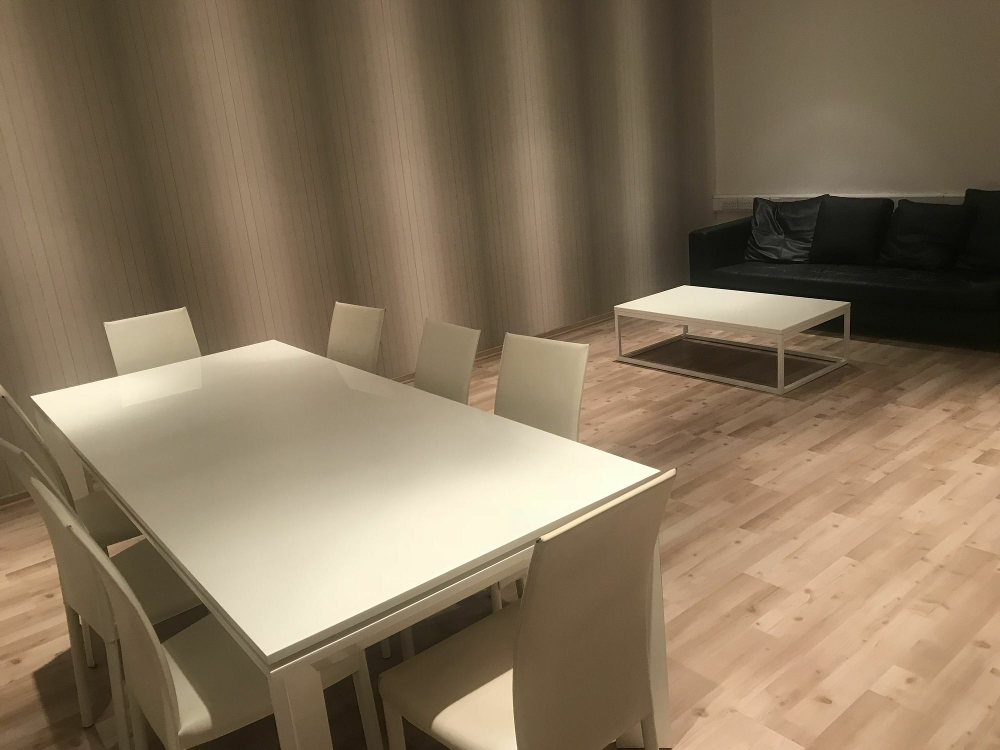 Finikoudes Luxury Apartments Ларнака Екстер'єр фото